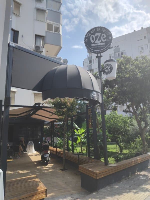 Oze Coffee Shop