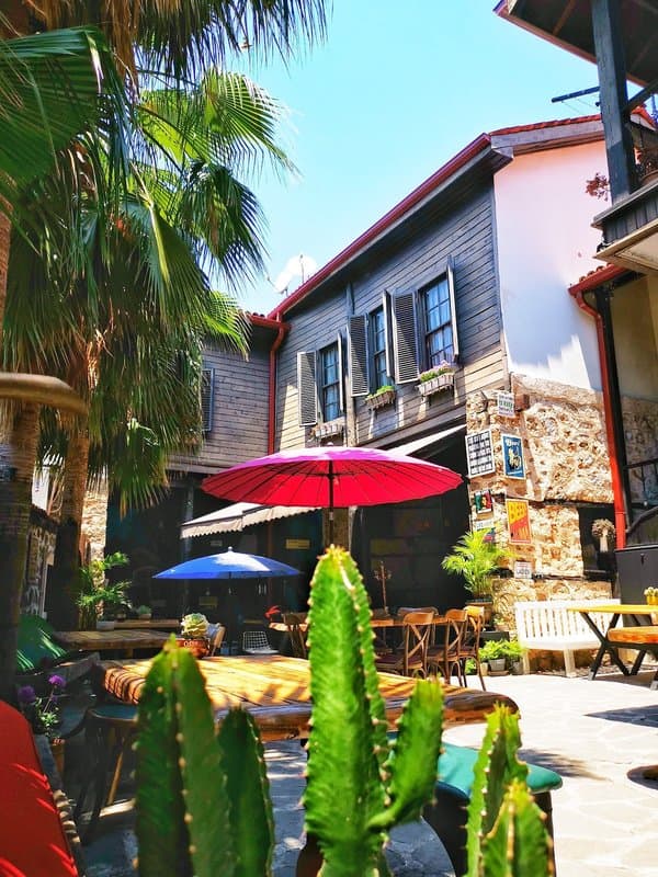 Old House Pub & Butik Hotels & Muratpaşa Pub & Cocktail Bar