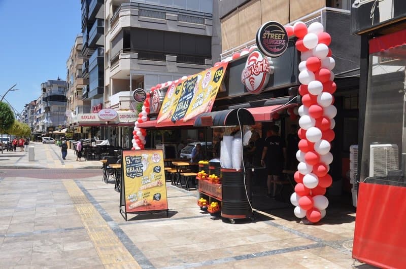 Cadde Katık & The Street Burger's kafesi Salihli/Manisa