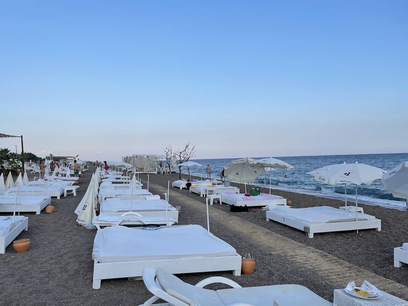 Red & White Beach