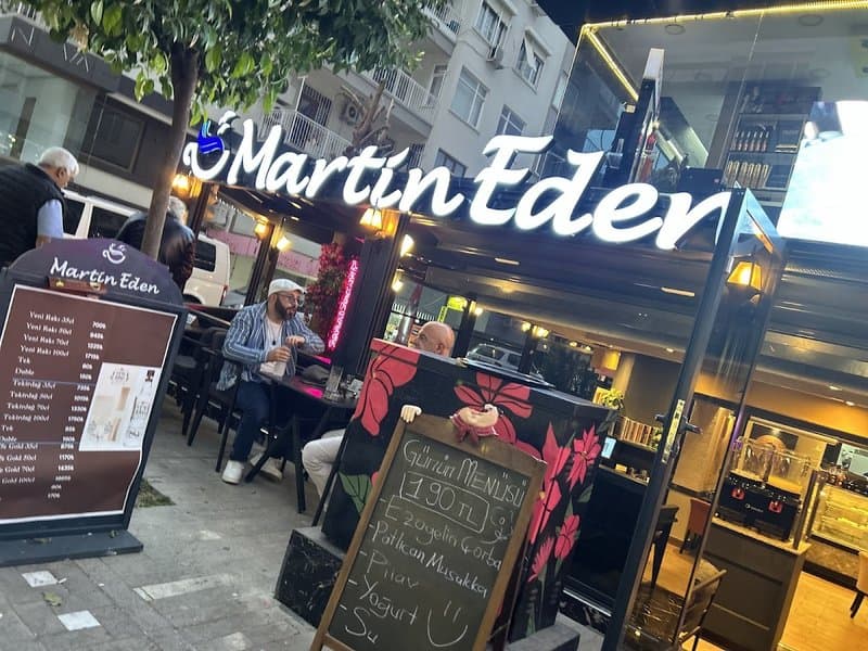 Martin Eden Cafe & Lounge
