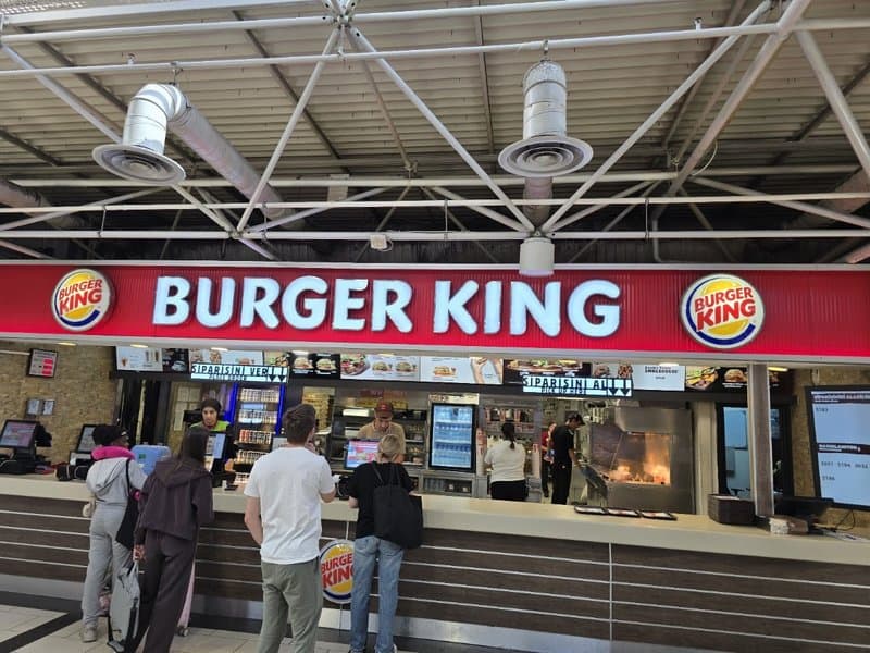 Burger King - Dış Hatlar T1 Otopark