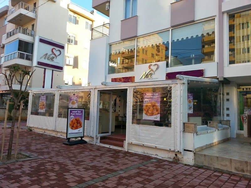 Nur Pastaneleri