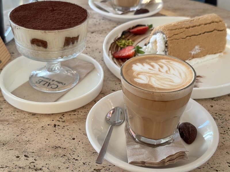 CALE COFFEE & LOUNGE