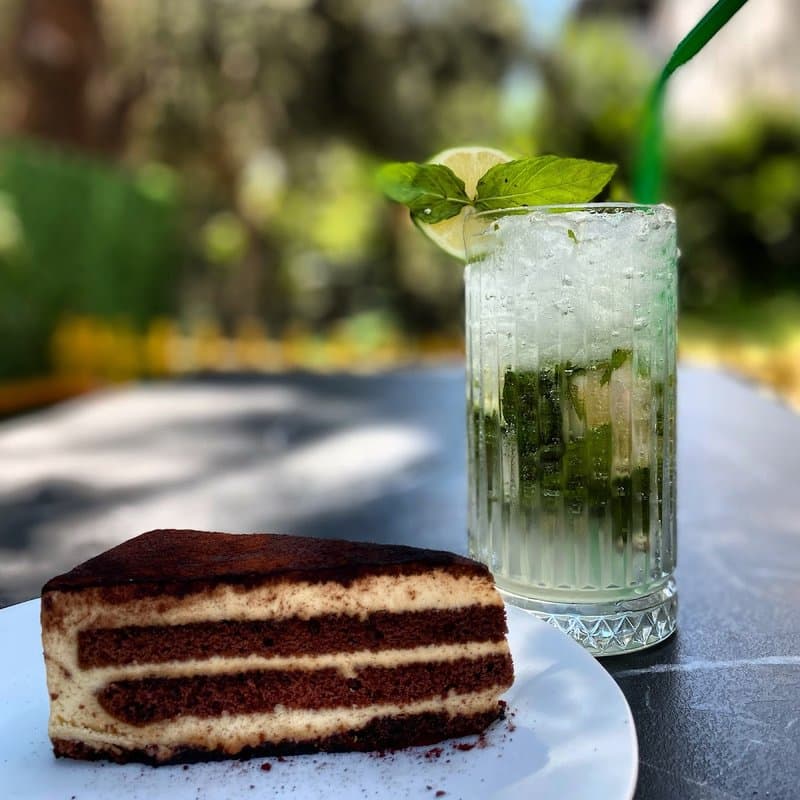 YEŞİL BAHÇE CAFE