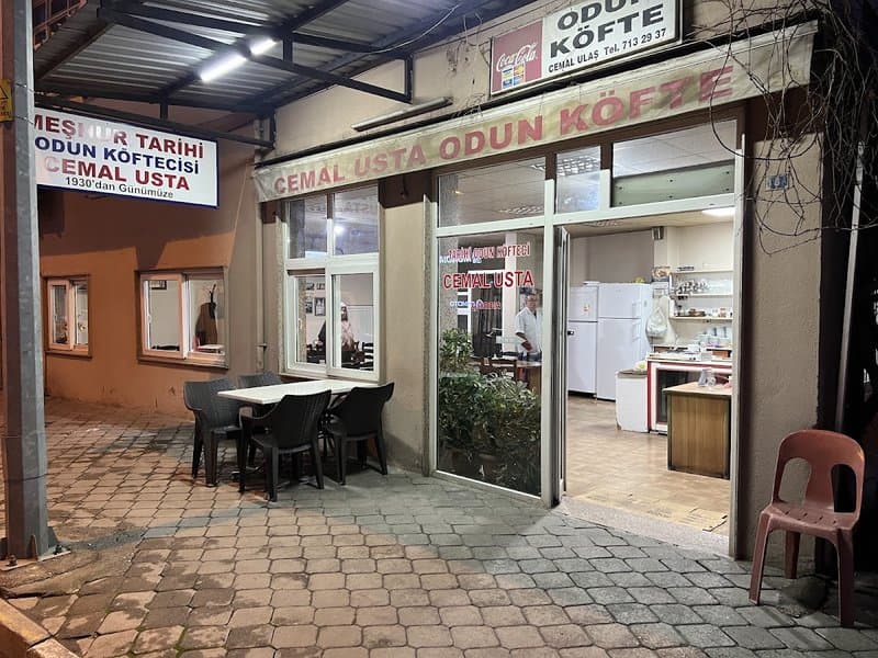 Cemal Usta salihli Odun Köfte