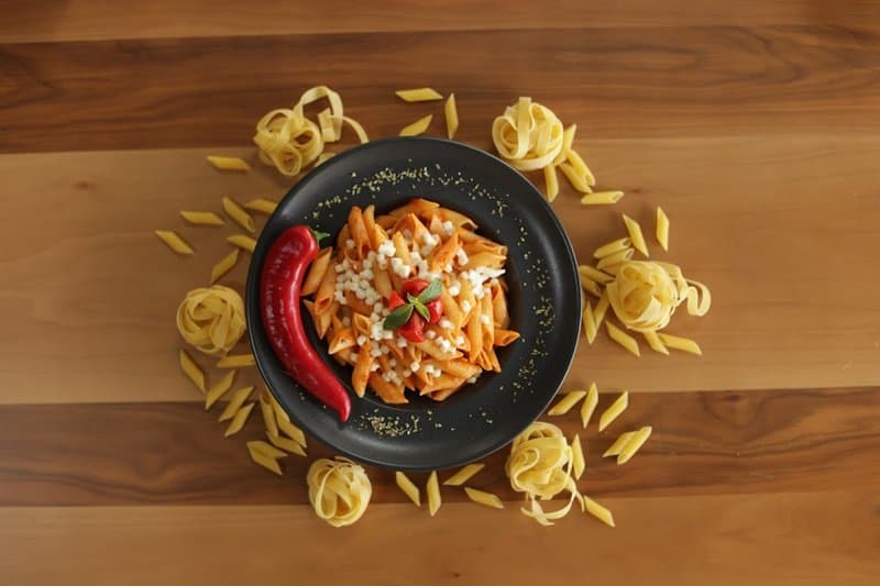 Gusto Burger Pizza Makarna Salata