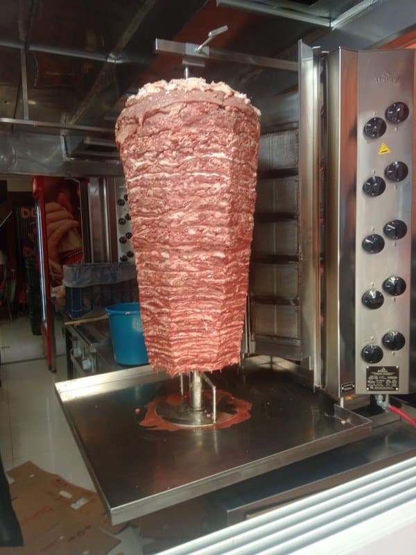 Yaprak Döner