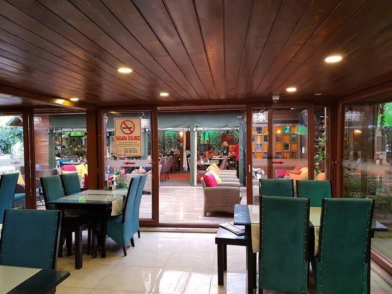 Olivia Disco & Bar
